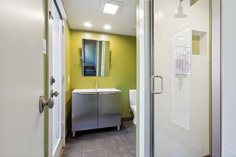 14913 Oaks North Drive Addison, TX 75254