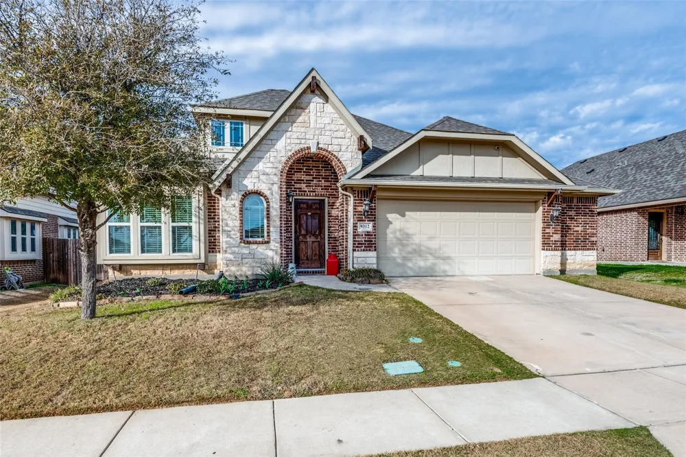 9312 Wellington Drive Little Elm, TX 75068