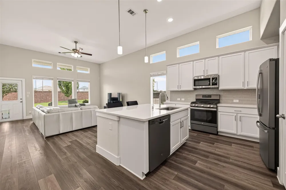 208 Dauphin Bay Court Katy, TX 77493