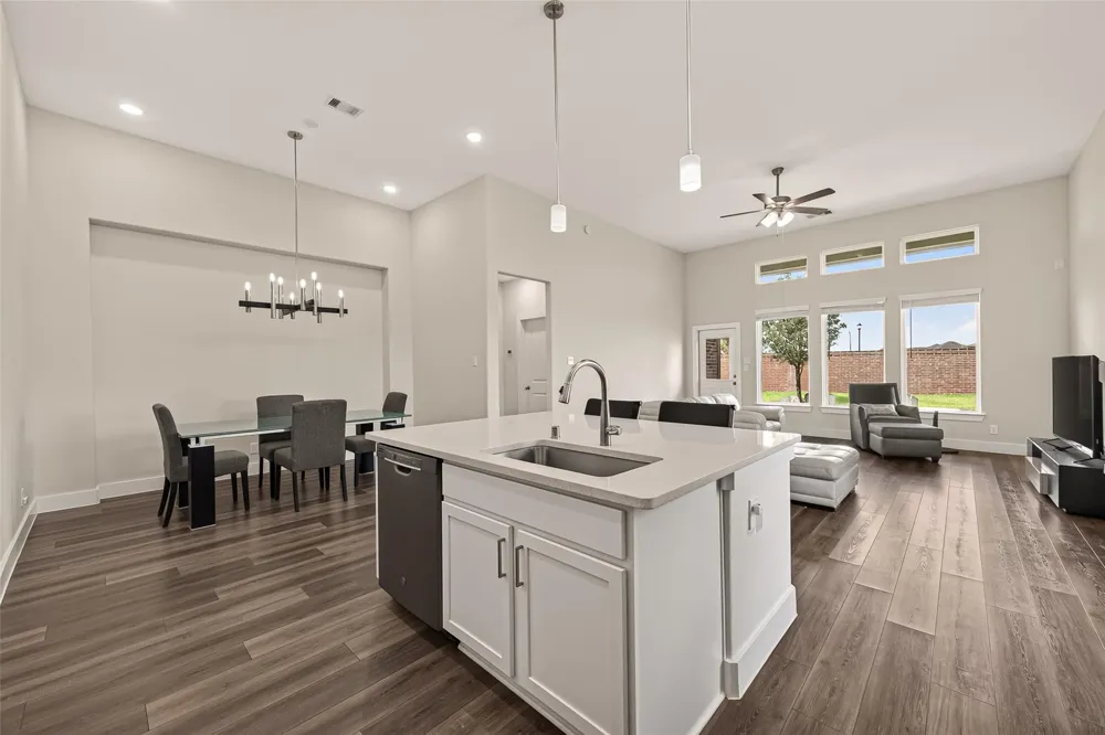 208 Dauphin Bay Court Katy, TX 77493