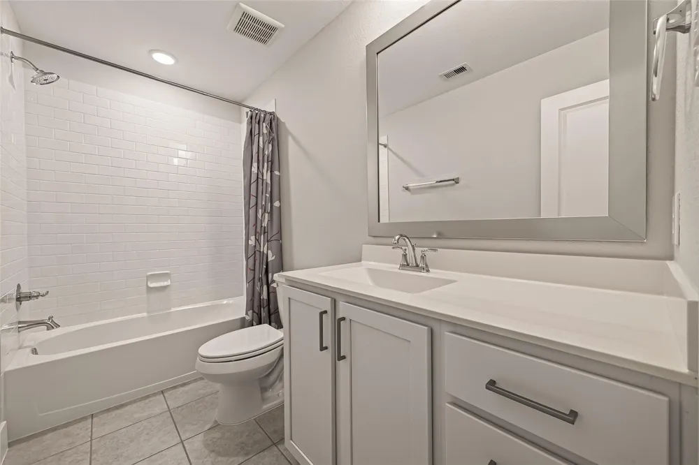 208 Dauphin Bay Court Katy, TX 77493