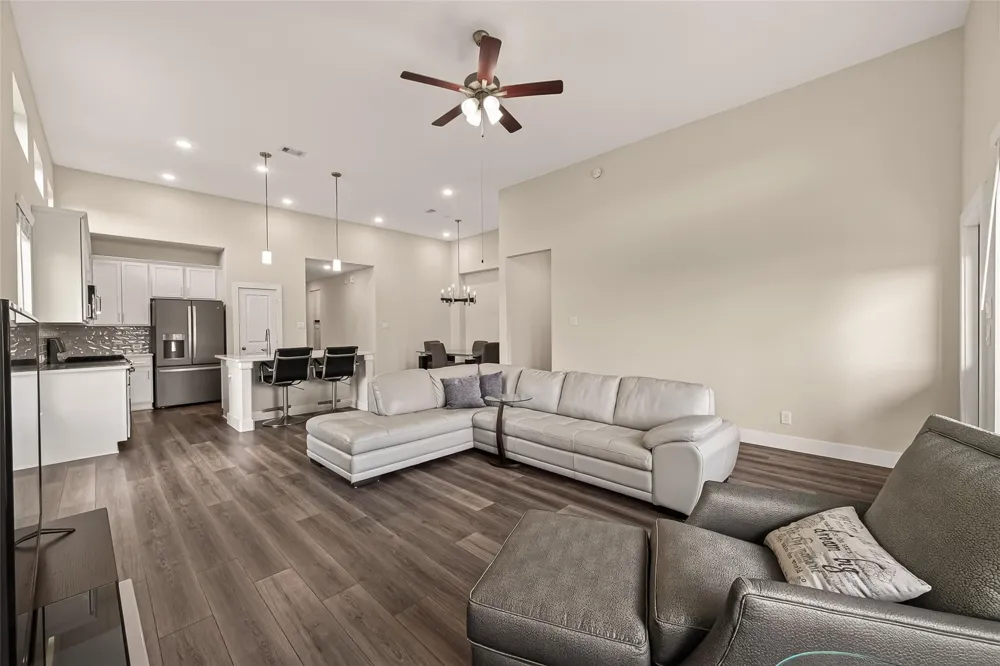 208 Dauphin Bay Court Katy, TX 77493