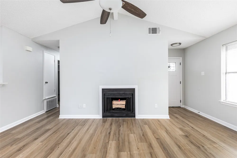 1803 Heatherglen Lane Austin, TX 78758