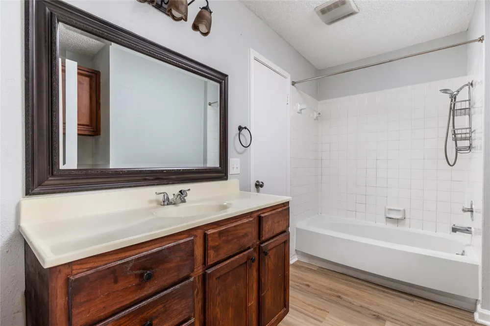 1803 Heatherglen Lane Austin, TX 78758