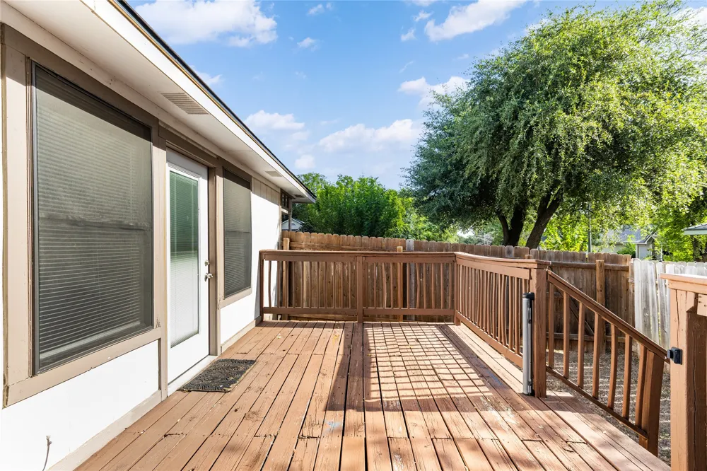 1803 Heatherglen Lane Austin, TX 78758