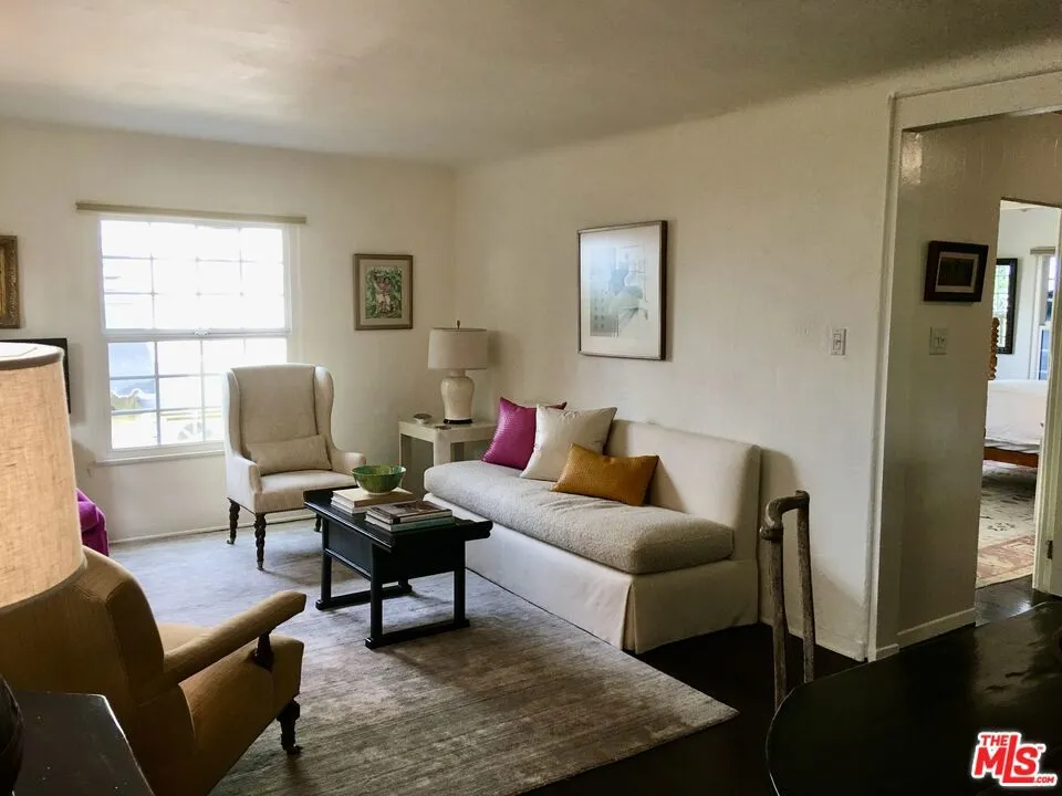 9050 Elevado Street #Guest Home West Hollywood, CA 90069