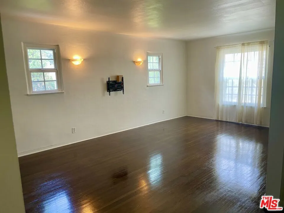 9050 Elevado Street #Guest Home West Hollywood, CA 90069