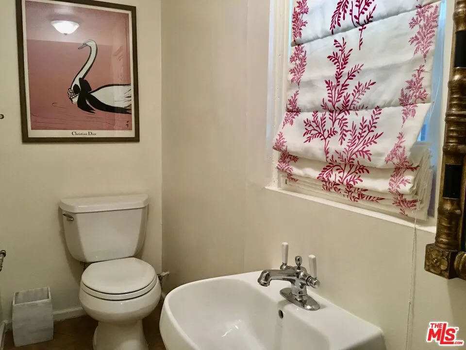 9050 Elevado Street #Guest Home West Hollywood, CA 90069