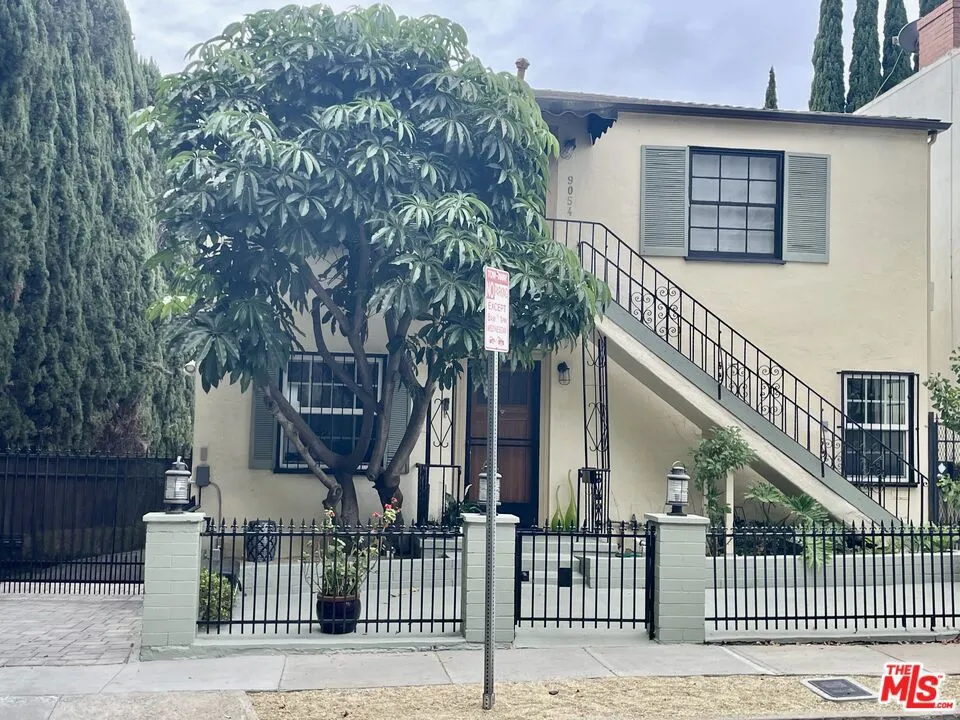 9050 Elevado Street #Guest Home West Hollywood, CA 90069