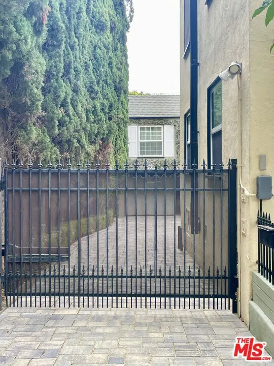 9050 Elevado Street #Guest Home West Hollywood, CA 90069