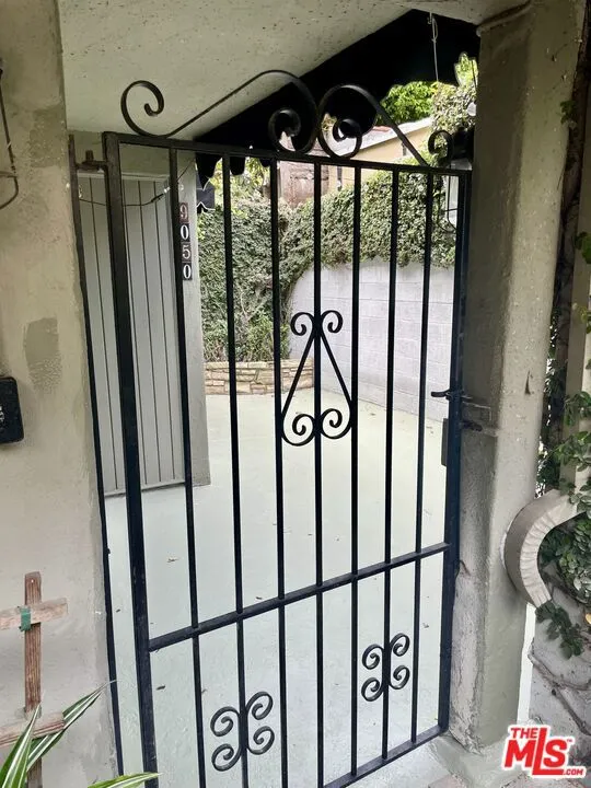 9050 Elevado Street #Guest Home West Hollywood, CA 90069