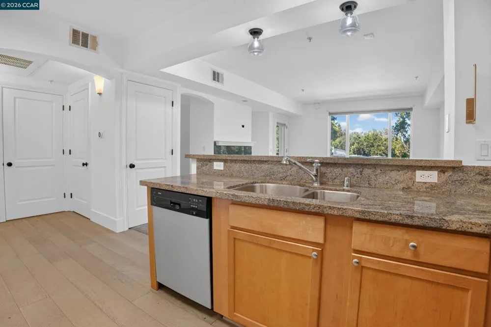 1310 Creekside Dr #206 Walnut Creek, CA 94596