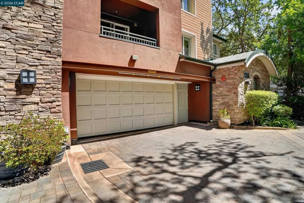 1310 Creekside Dr #206 Walnut Creek, CA 94596