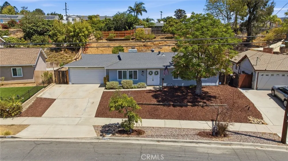 1577 Olive Hills Avenue El Cajon, CA 92021