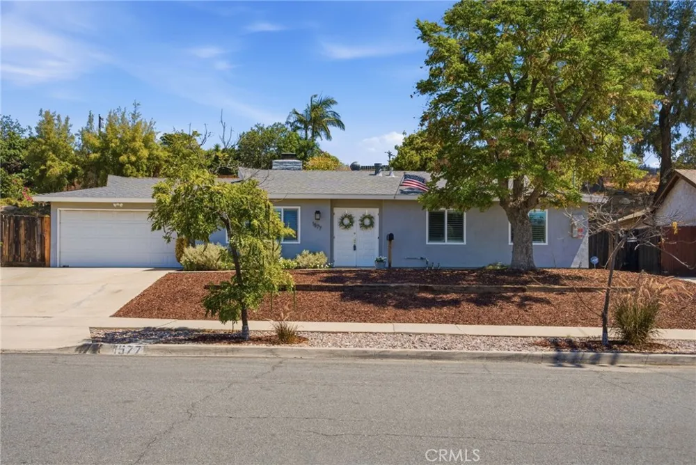 1577 Olive Hills Avenue El Cajon, CA 92021