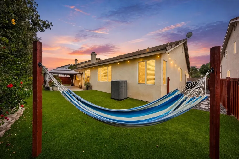 28712 Lantern Park Lane Menifee, CA 92584