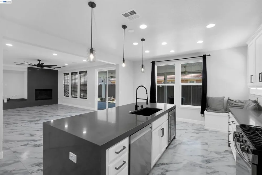321 Myrtle Ln Oakley, CA 94561