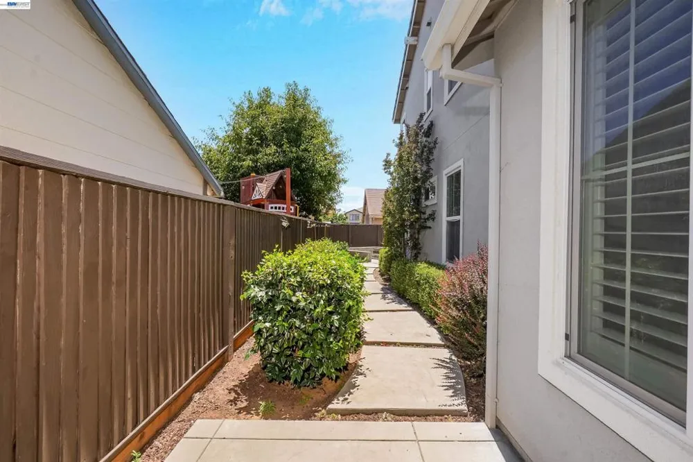321 Myrtle Ln Oakley, CA 94561