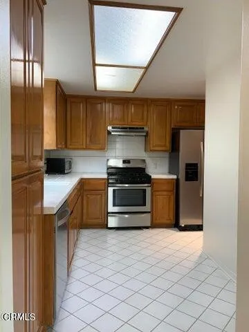 1811 Manning #201 Los Angeles, CA 90025