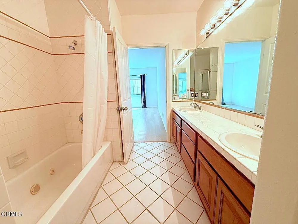 1811 Manning #201 Los Angeles, CA 90025