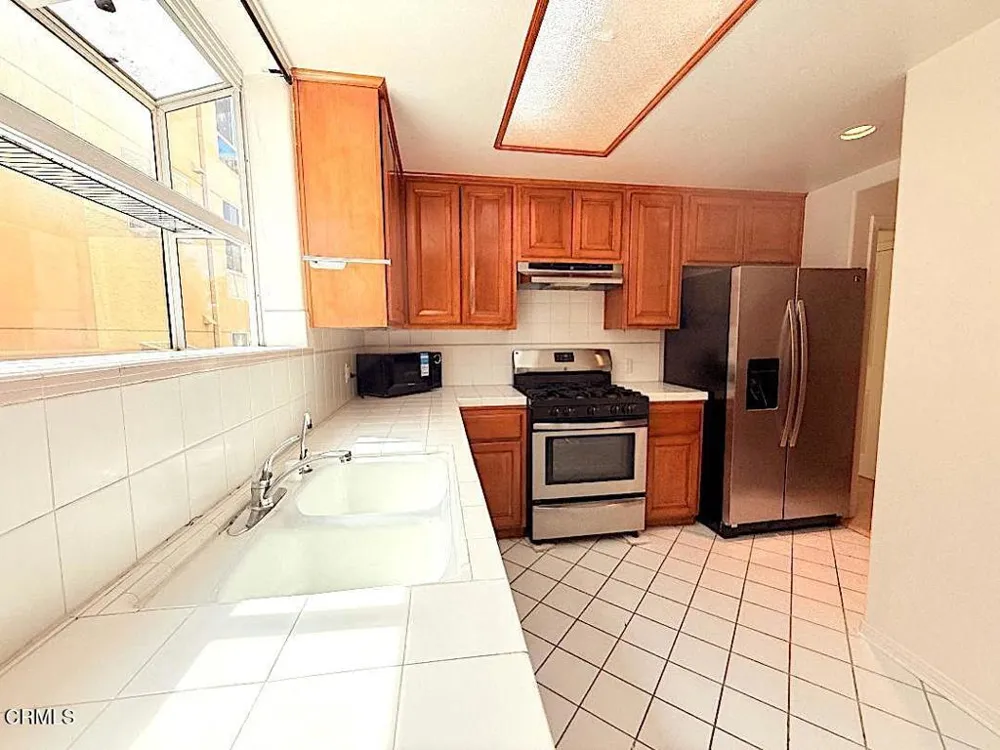 1811 Manning #201 Los Angeles, CA 90025