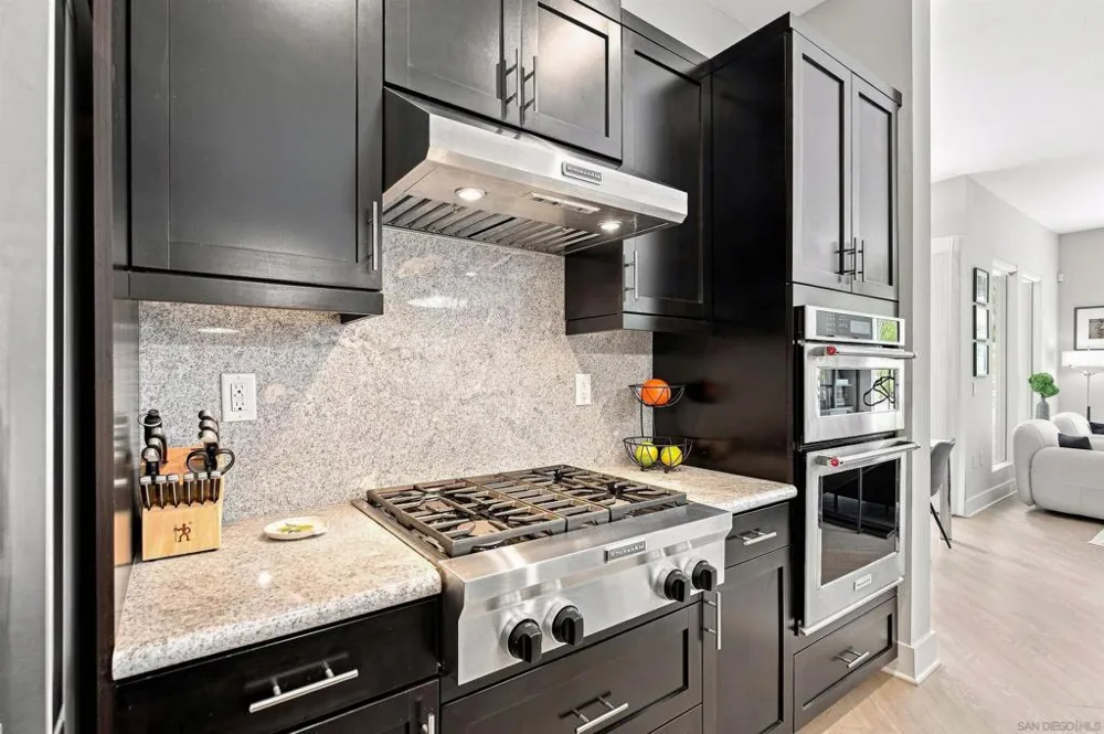 8599 Aspect Dr San Diego, CA 92108