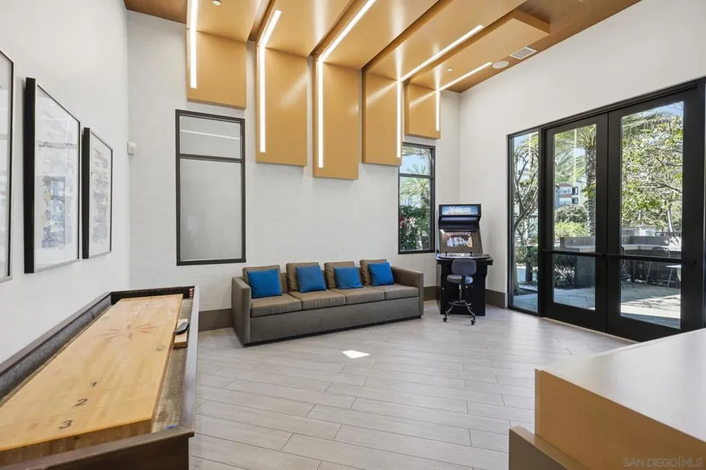 8599 Aspect Dr San Diego, CA 92108