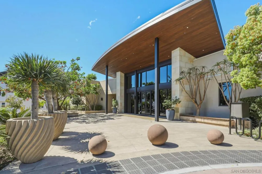 8599 Aspect Dr San Diego, CA 92108
