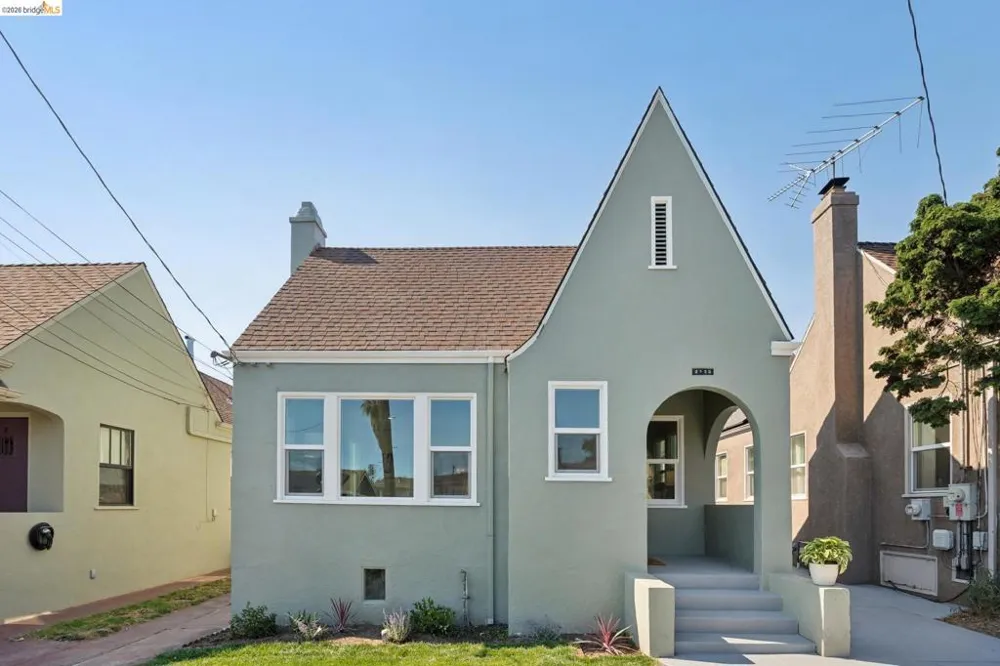 2533 Harrington Ave Oakland, CA 94601