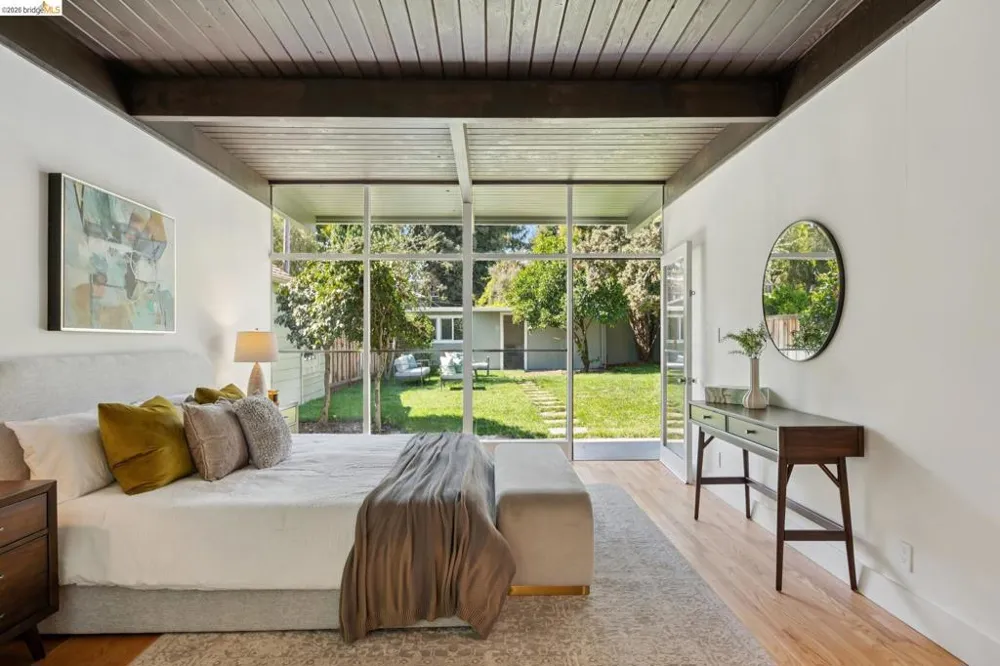 2533 Harrington Ave Oakland, CA 94601