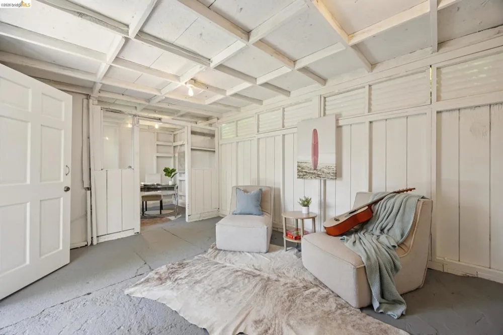 2533 Harrington Ave Oakland, CA 94601