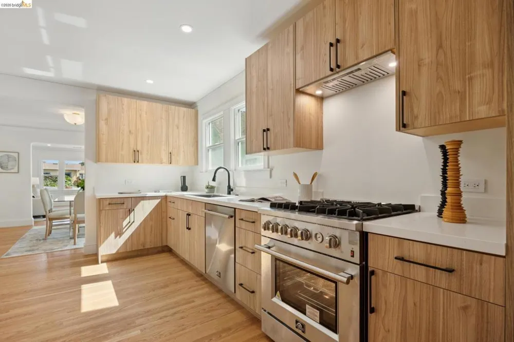 2533 Harrington Ave Oakland, CA 94601