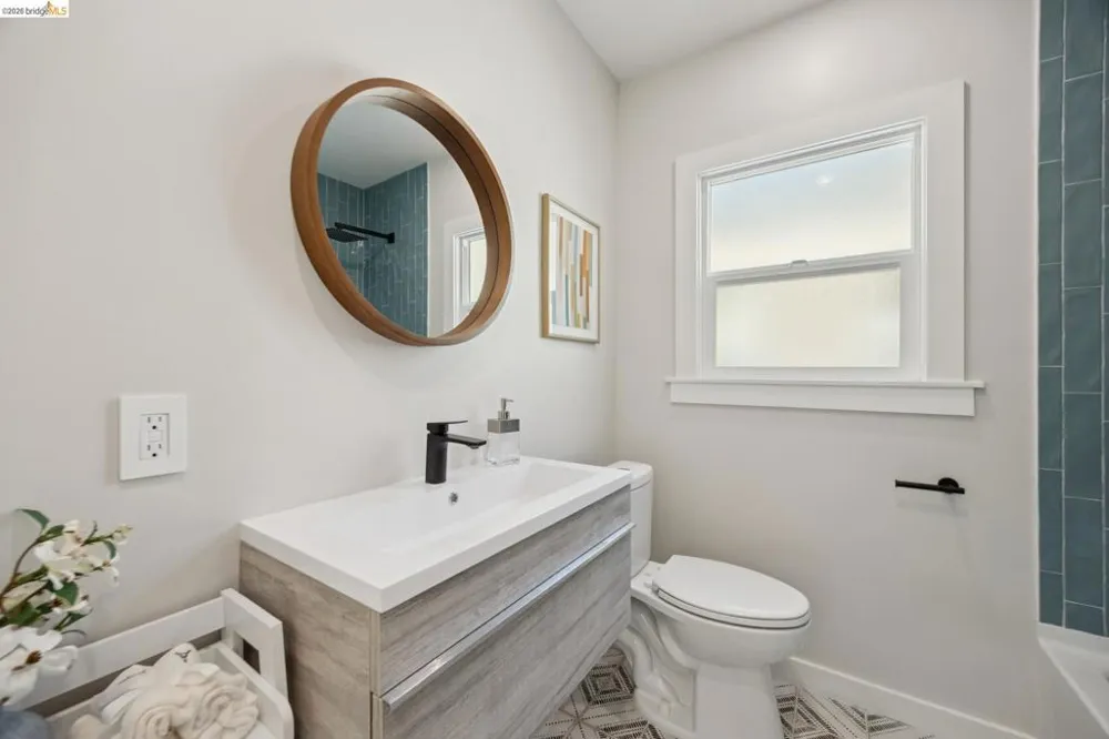 2533 Harrington Ave Oakland, CA 94601