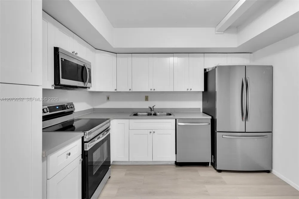 11930 Bayshore Dr #704 North Miami, FL 33181