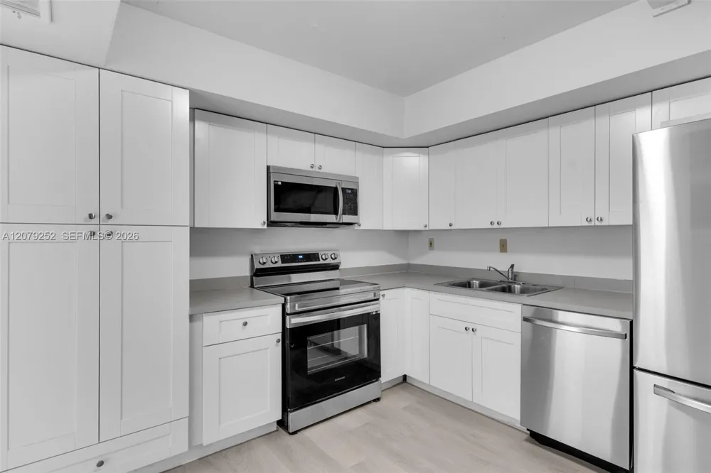11930 Bayshore Dr #704 North Miami, FL 33181