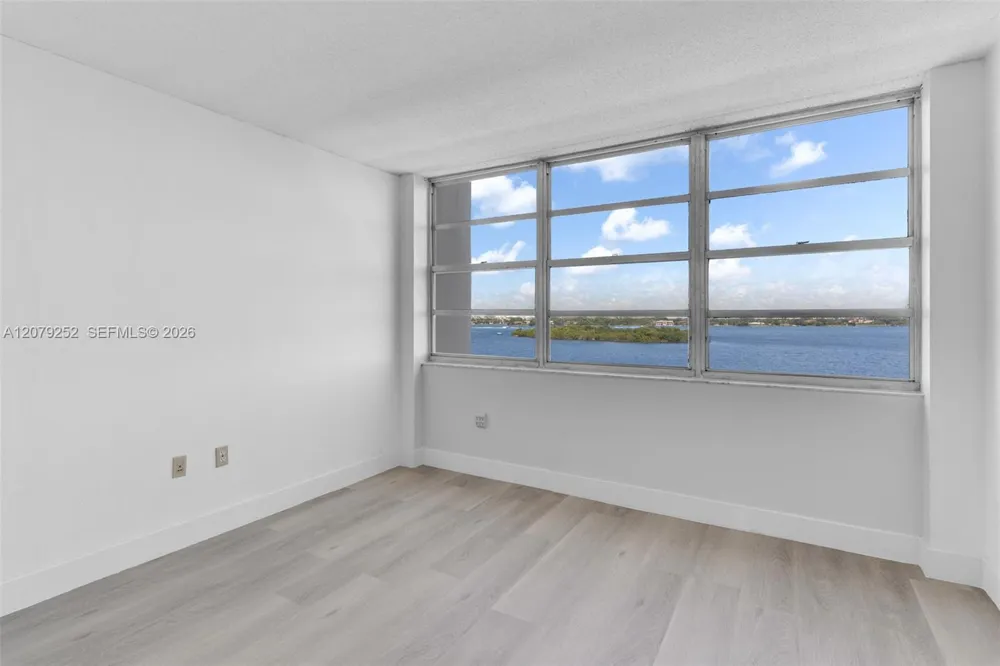 11930 Bayshore Dr #704 North Miami, FL 33181