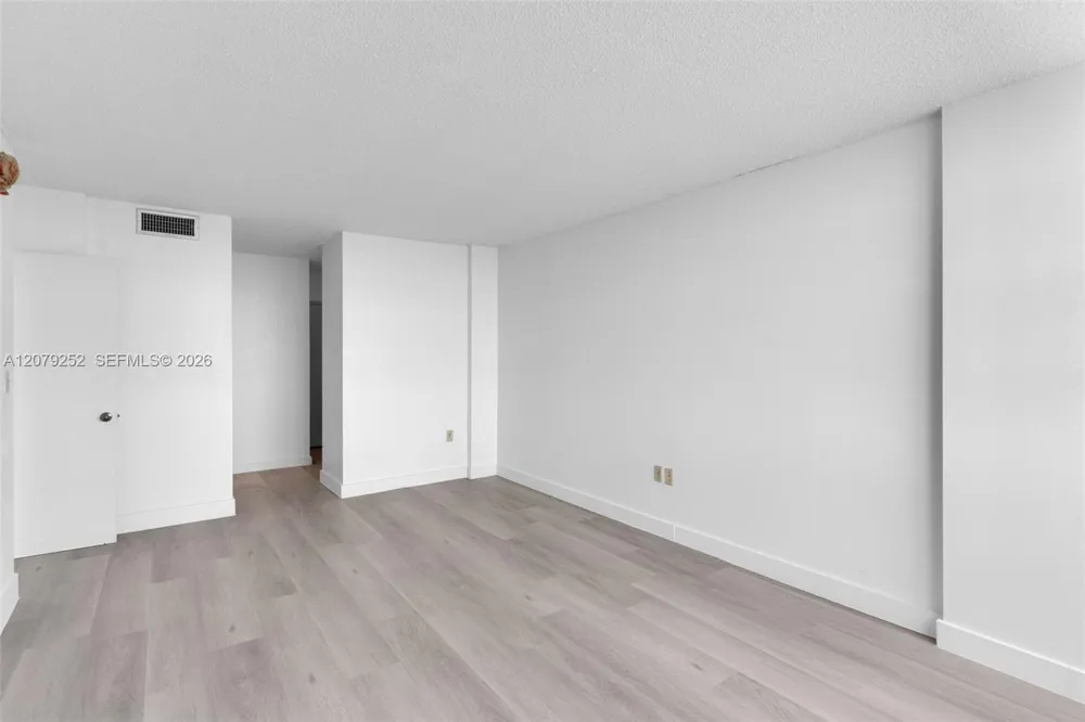 11930 Bayshore Dr #704 North Miami, FL 33181