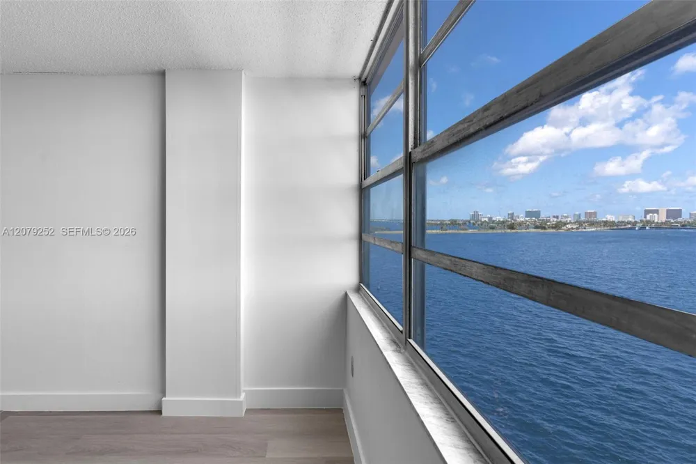 11930 Bayshore Dr #704 North Miami, FL 33181