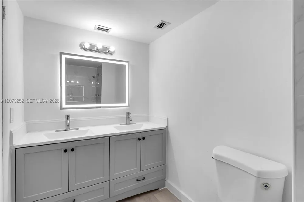 11930 Bayshore Dr #704 North Miami, FL 33181