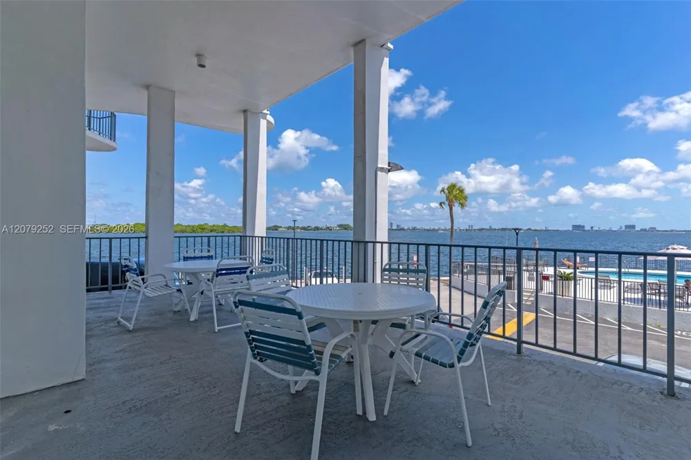 11930 Bayshore Dr #704 North Miami, FL 33181