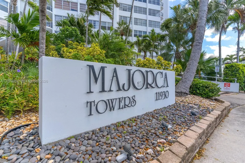 11930 Bayshore Dr #704 North Miami, FL 33181
