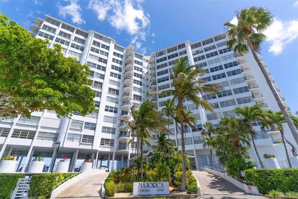 11930 Bayshore Dr #704 North Miami, FL 33181