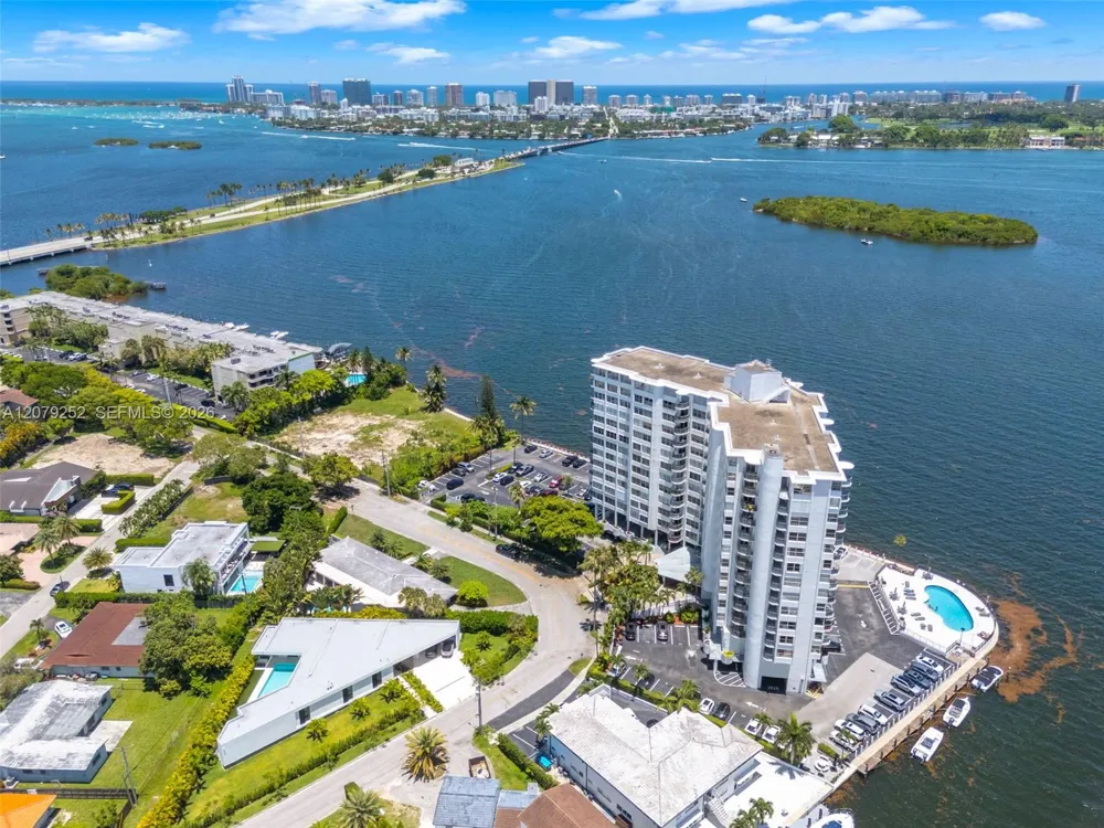 11930 Bayshore Dr #704 North Miami, FL 33181
