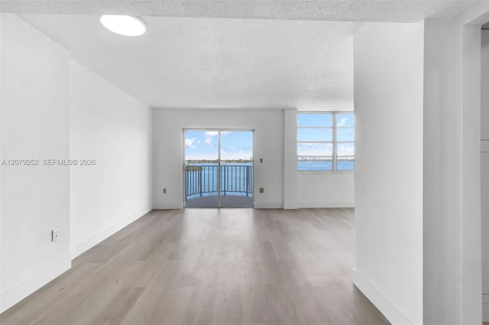 11930 Bayshore Dr #704 North Miami, FL 33181