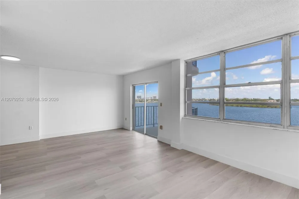 11930 Bayshore Dr #704 North Miami, FL 33181