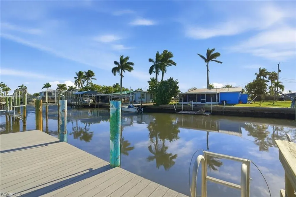 2607 Bayshore Drive Matlacha, FL 33993