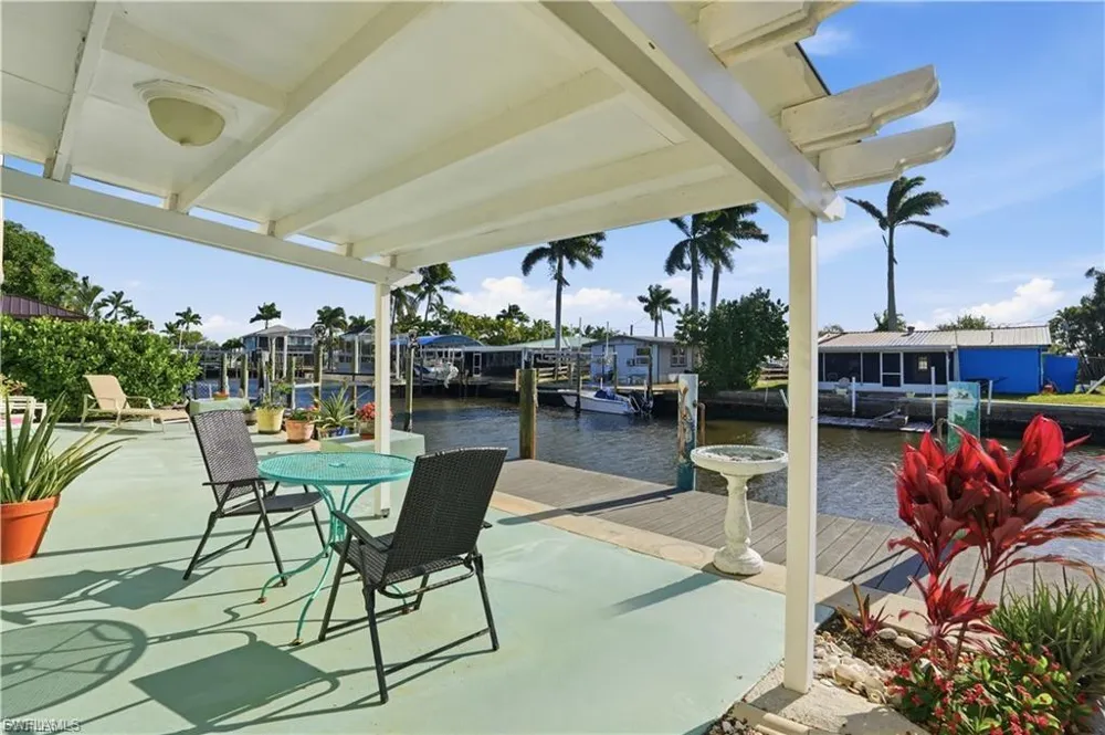 2607 Bayshore Drive Matlacha, FL 33993