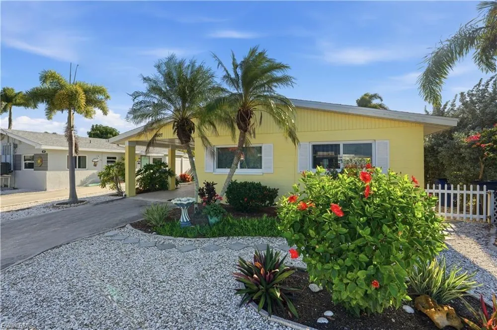 2607 Bayshore Drive Matlacha, FL 33993