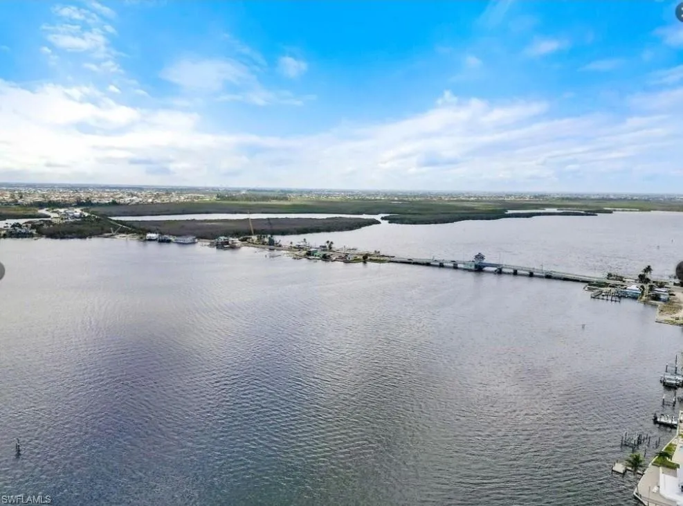 2607 Bayshore Drive Matlacha, FL 33993
