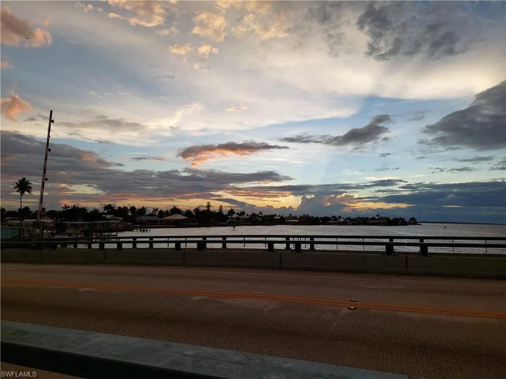 2607 Bayshore Drive Matlacha, FL 33993